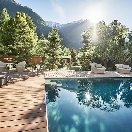 Goldene Rose Karthaus A Member Of Small Luxury Hotels Of The World-2