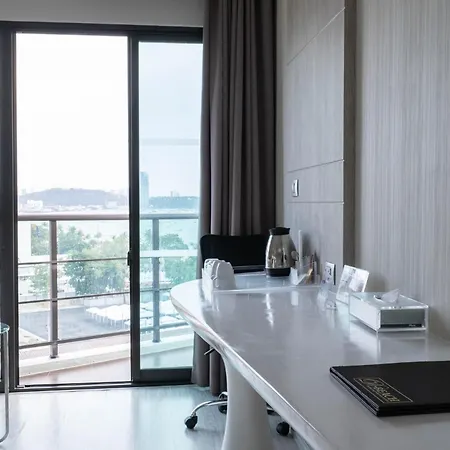 Pattaya Discovery Beach Hotel-2