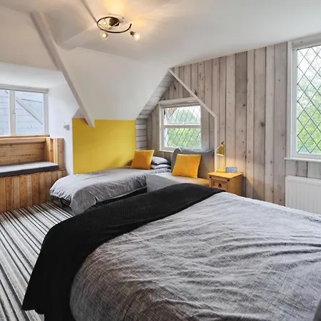 Rowcroft Lodge Guest House B&B-2