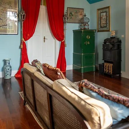Vintage Balcony Guesthouse & Suites-2
