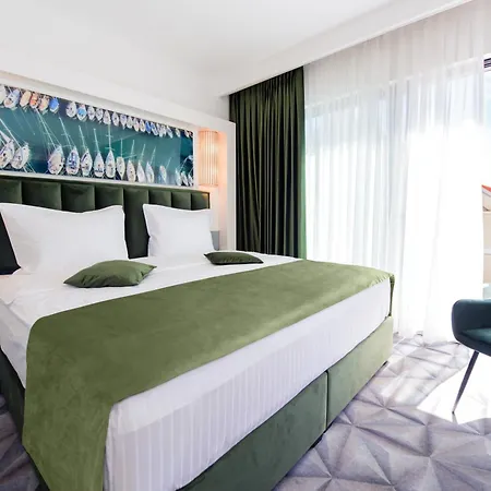 Hotel Luxe-2