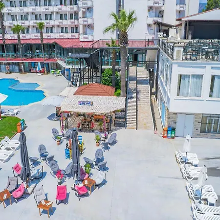Club Pineta Hotel-3