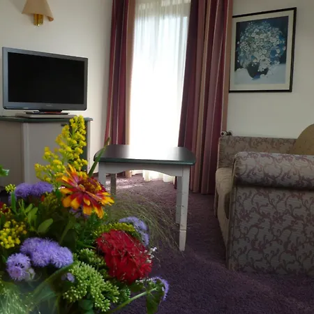 Sporthotel Zum Hohen Eimberg-3