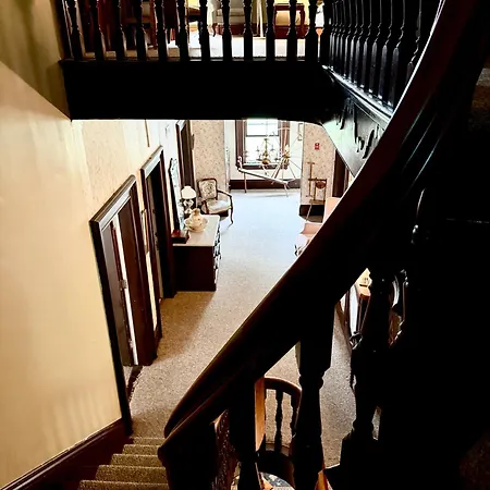 Carriage House Inn-3