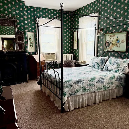 Carriage House Inn-2