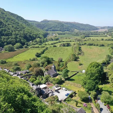 Grapes Hotel, Bar & Restaurant Snowdonia Nr Zip World-2