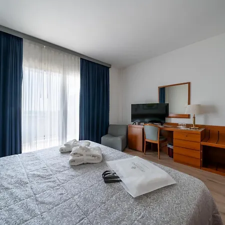 Hotel Des Bains Terme-2