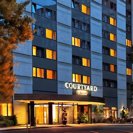 Courtyard by Marriott Düsseldorf Seestern-2
