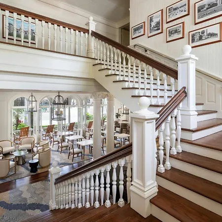Moana Surfrider, A Westin Resort & Spa, Waikiki Beach-3