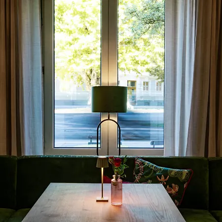 Newly Renovated Boutique Hotel Vier Jahreszeiten In The Heart Of Salzburg-3