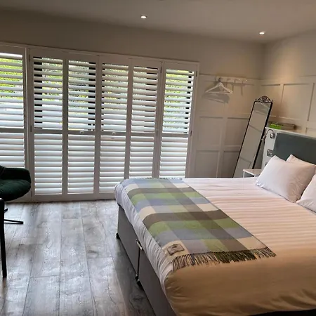 Quinlan & Cooke Boutique Townhouse And Qcs Seafood Restaurant-3