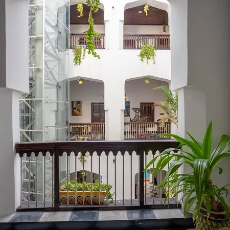 Dhow Palace Hotel-2