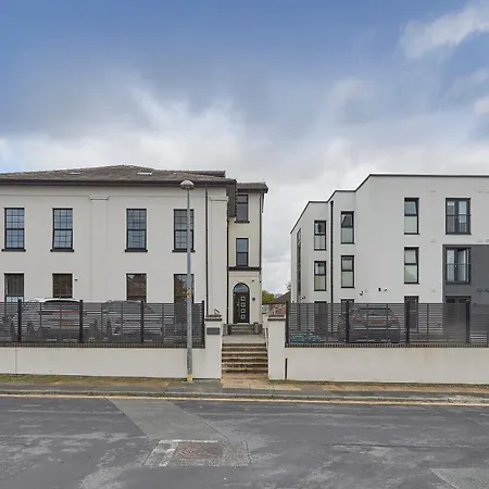 The Ashcroft Studios & Apartments With Free Parking-2