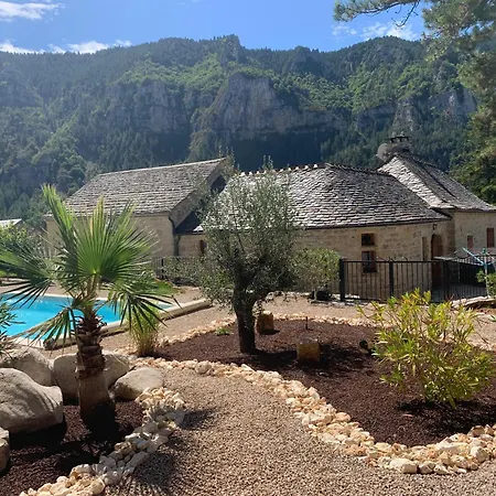 Chambre Romantique avec Bain Nordique extérieur privé Manoir Du Charme Gorges Du Tarn Causses-2