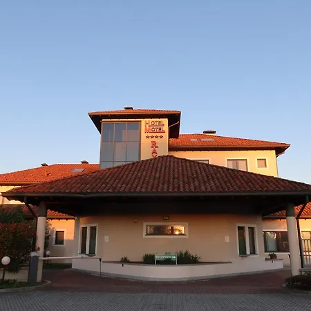 Raya Hotel-2