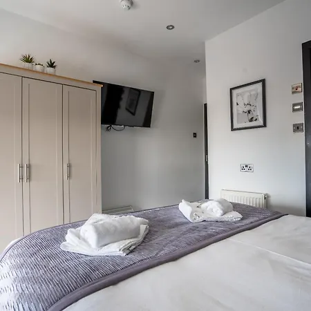 Woodhouse Hotel Fully Refurbished Quiet Family Hotel No Stag Or Hens All Will Be Refused On Checkin-2