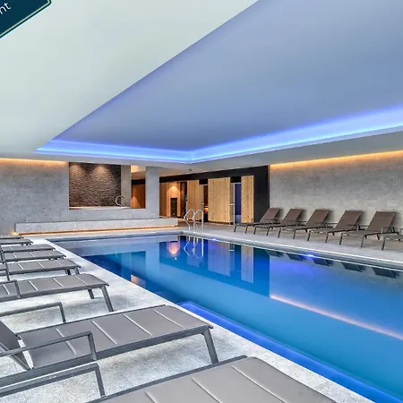 R Hotel Experiences-3