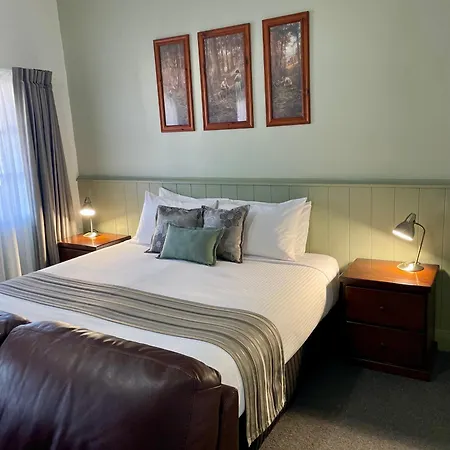 George Inn Rooms At Royal Tenterfield-3