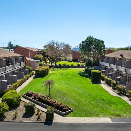 Bathurst Studio Apartments-3