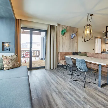 THOMSN-Alpine Rock Hotel-2