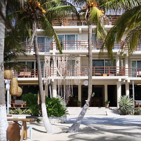 Noah Beach Hotel & Suites-3