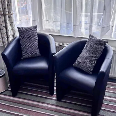Hudsons Guest House - Adults Only-2