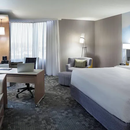 Courtyard By Marriott Toronto Northeast/Markham-3