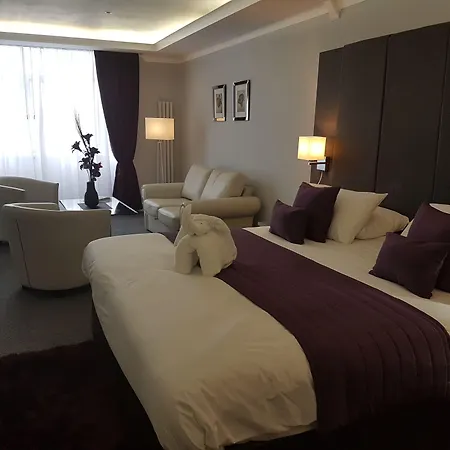The Diplomat Hotel Restaurant & Spa-3