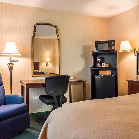 Quality Inn Pittsburgh Airport-2