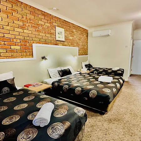 Early Australian Motor Inn-3