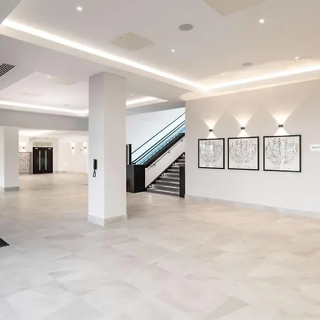 Hilton London Gatwick Airport-2