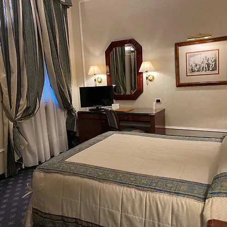 Hotel De La Ville-2