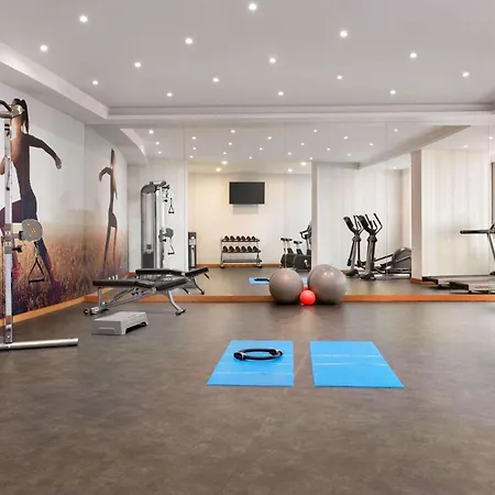 Ramada By Wyndham Lisbon-2