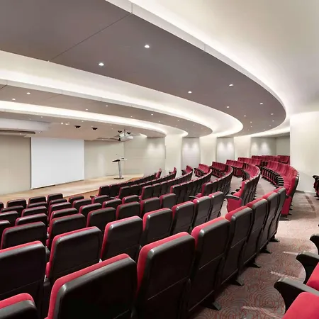 Ramada By Wyndham Lisbon-3