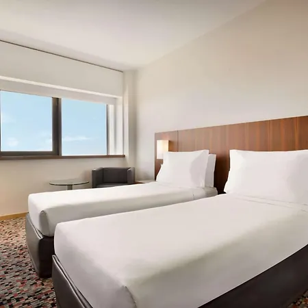 Ramada By Wyndham Lisbon-3