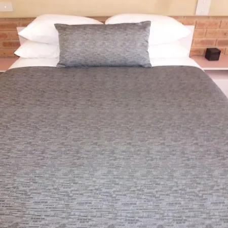Colonial Motor Inn Bairnsdale Golden Chain Property-2