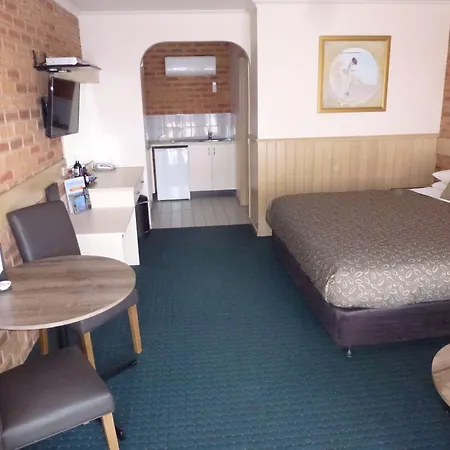 Colonial Motor Inn Bairnsdale Golden Chain Property-2