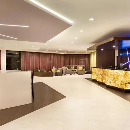 Doubletree By Hilton Hotel Toronto Airport West-2