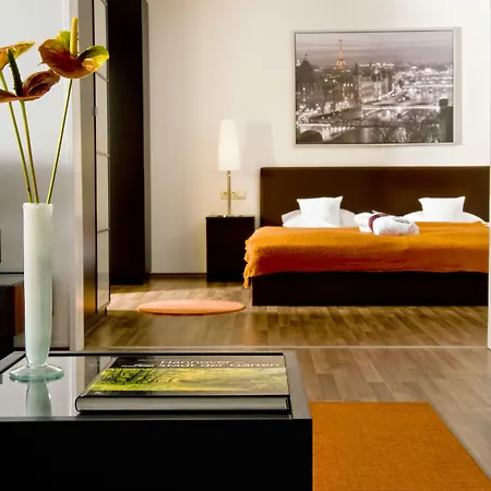 Wyndham Hannover Atrium-3