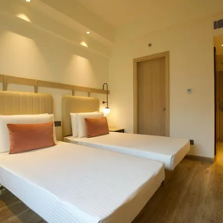 Lemon Tree Hotel, Delhi Airport-2