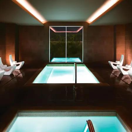 Luxury Suites At Palms Place-2