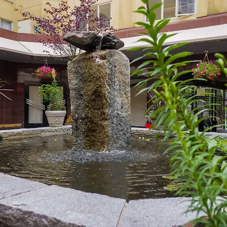Harrison Lake Hotel-2