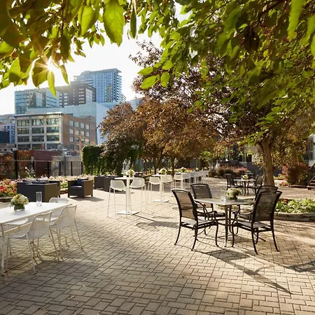 Doubletree By Hilton Montreal-3