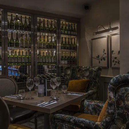 The Three Swans Hotel, Hungerford, Berkshire - The Coaching Inn Group-3