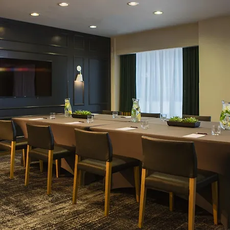 Staypineapple, An Iconic Hotel, The Loop-2