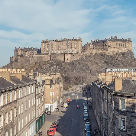 Doubletree By Hilton Edinburgh City Centre-3