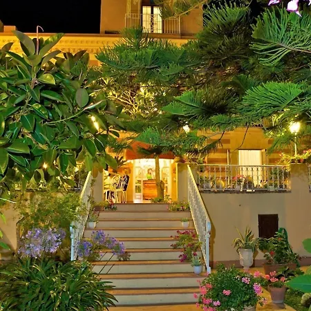 Romantic Hotel & Restaurant Villa Cheta Elite-2