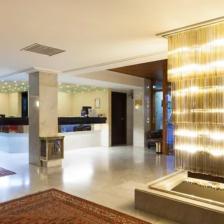 Hotel Royal Plaza-2