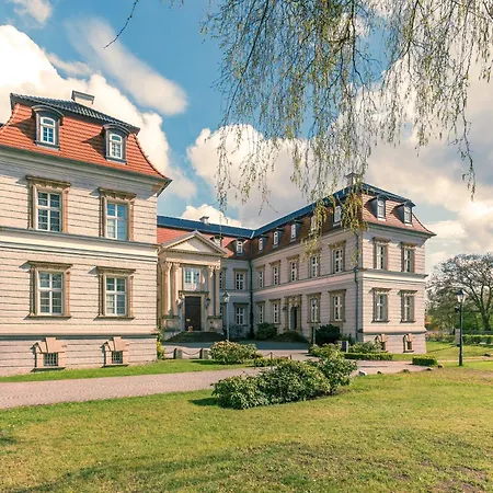 Sunday Hotel Schloss Neustadt Glewe-3