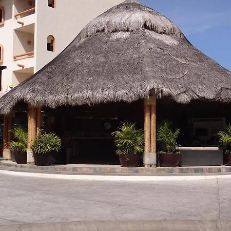 Park Royal Homestay Los Cabos-3